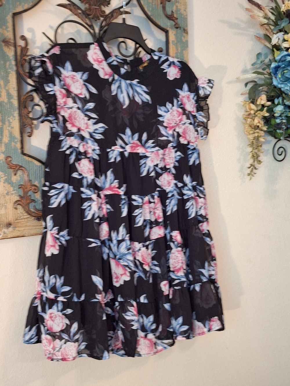 🔥🔥CLEARANCE🔥Black Floral Tiered Mini Dress with Pink & Blue Blooms Size Large